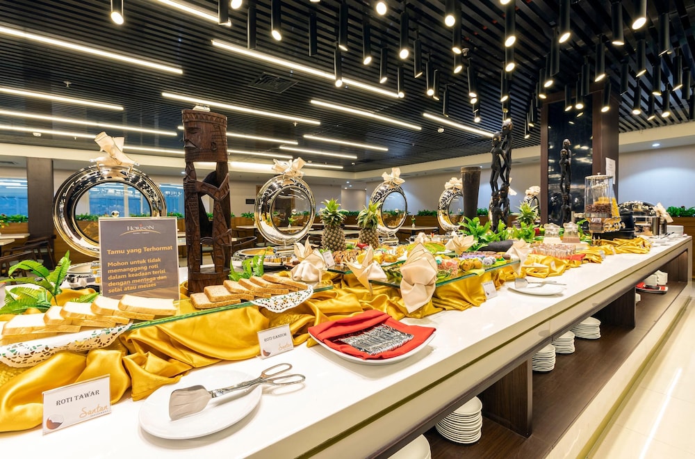 Food & Beverage