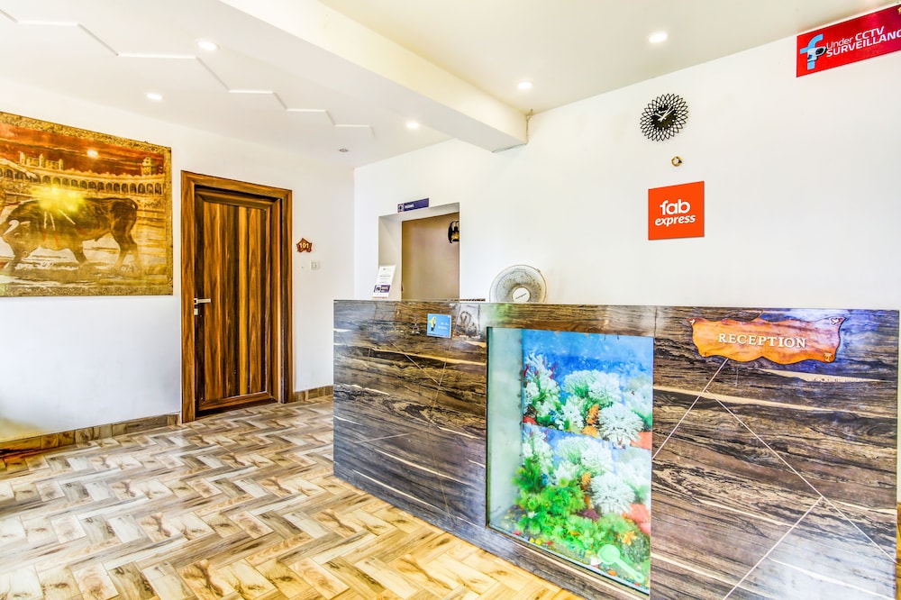 Lobby & Reception