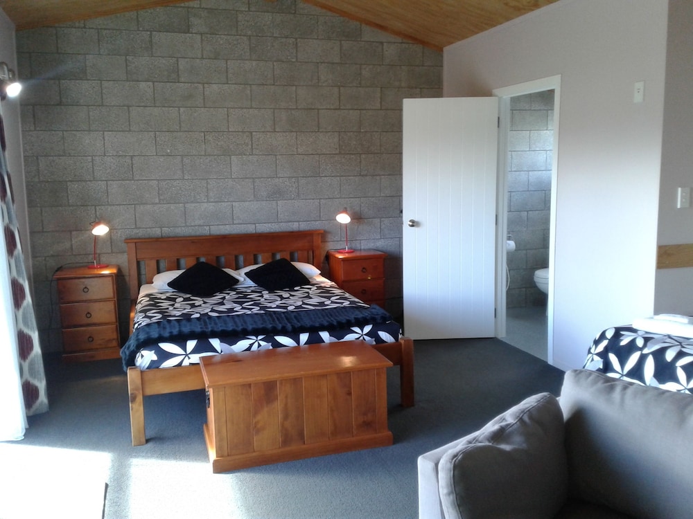 Abbey Court Motel