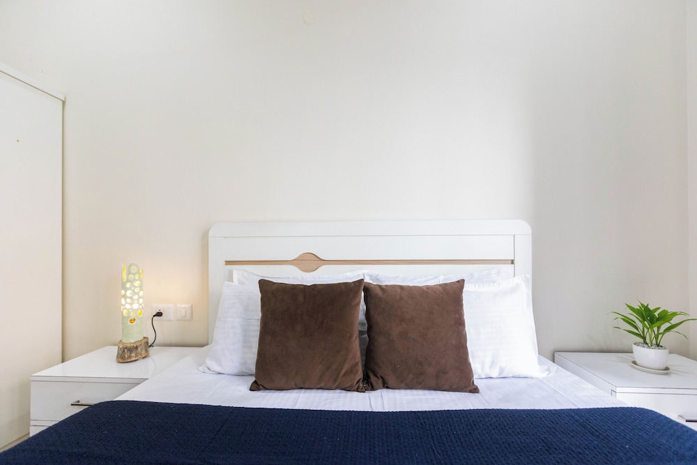 Indigo Studio by Jadecaps Nr. DLF IT Park