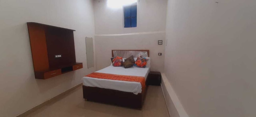 Rudraksha Kashi Inn By GRB