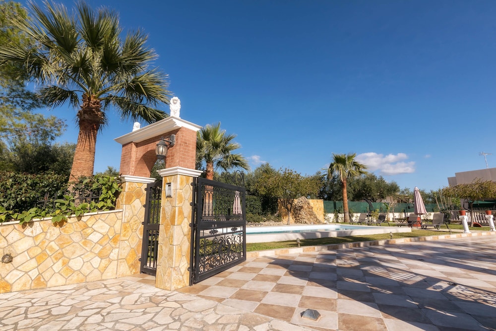 Fontana Holiday Home