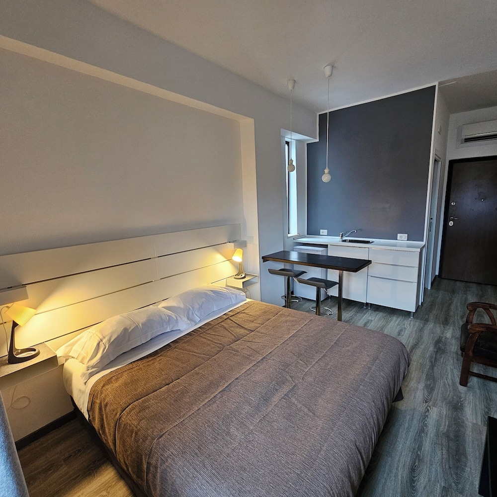Room & Parking