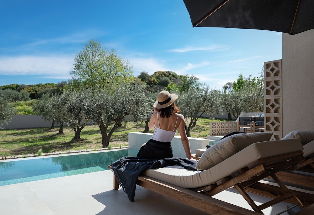 Olivera Suites Sarti