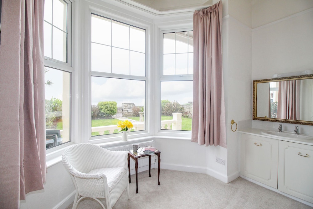 Weymouth Bay Apartment A