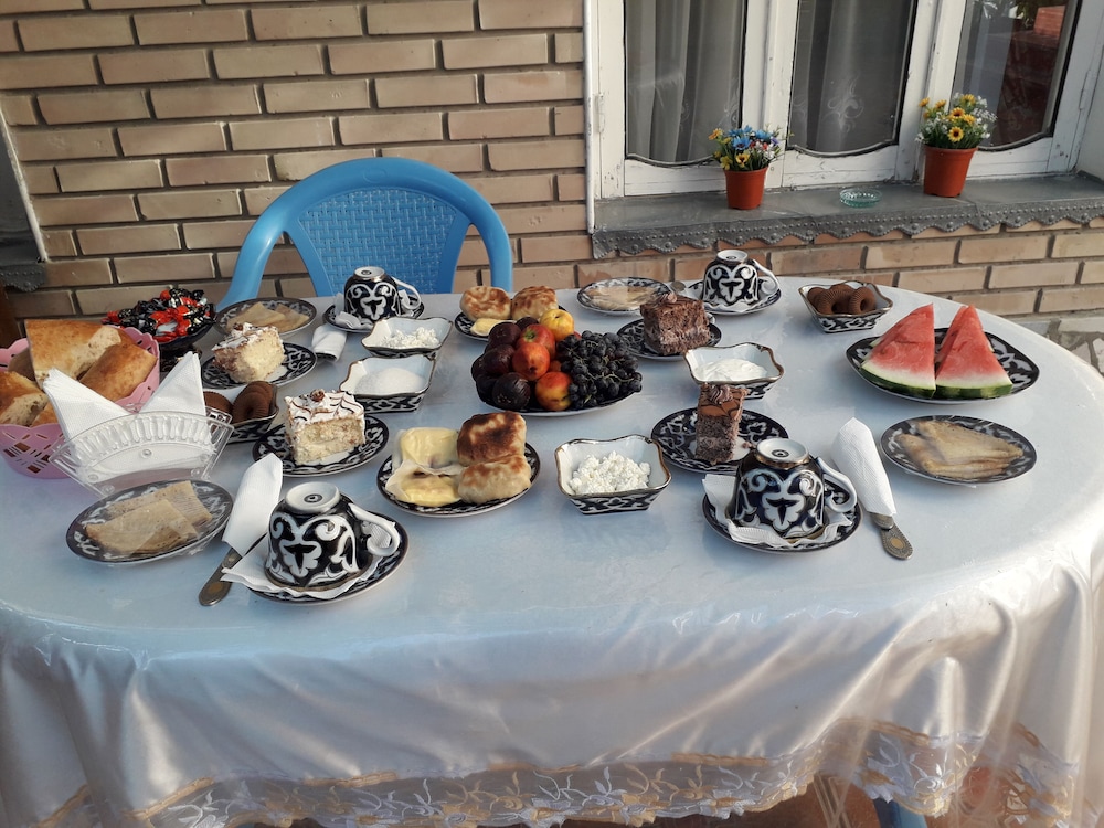 Family Guest House Parivash