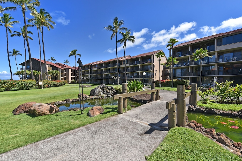 Papakea #e207 1 Bedroom Condo by RedAwning
