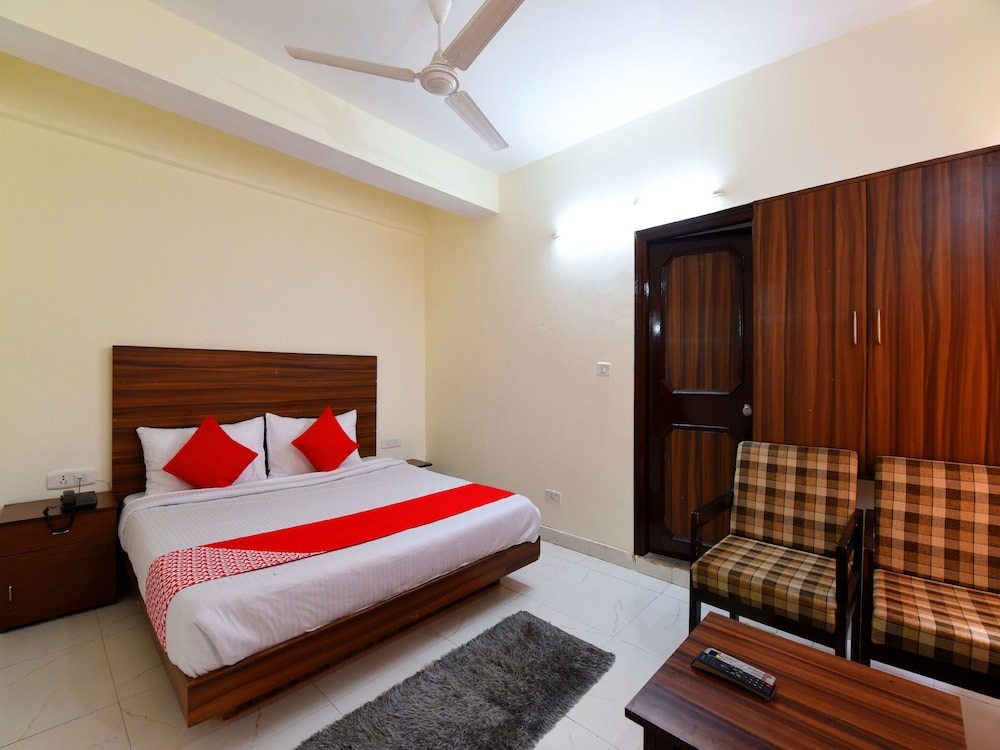 OYO 12818 Dev Villa