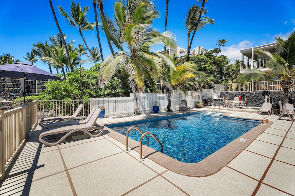 Ocean View Unit w Lanai - AC - Near Marketplace! - Vrkcv