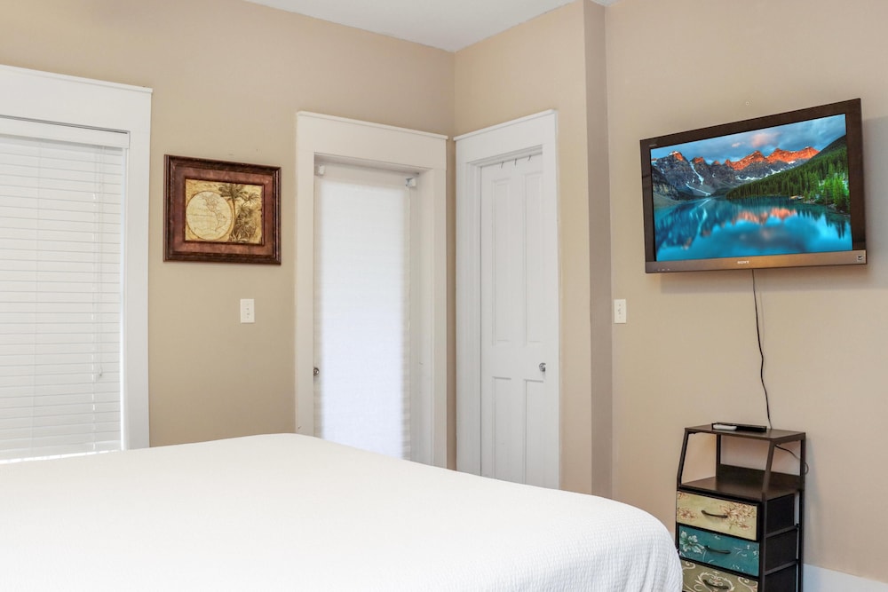 Barefoot Cottage B37 - The B's Knees