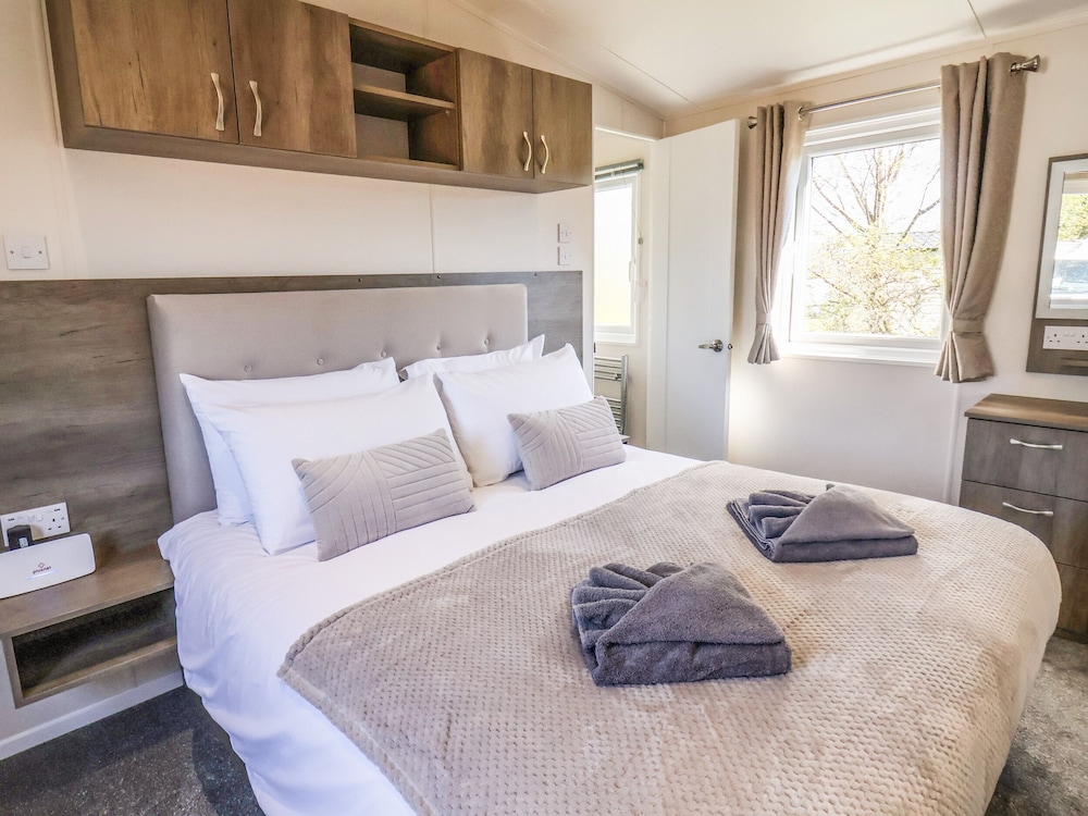 Honeysuckle Lodge