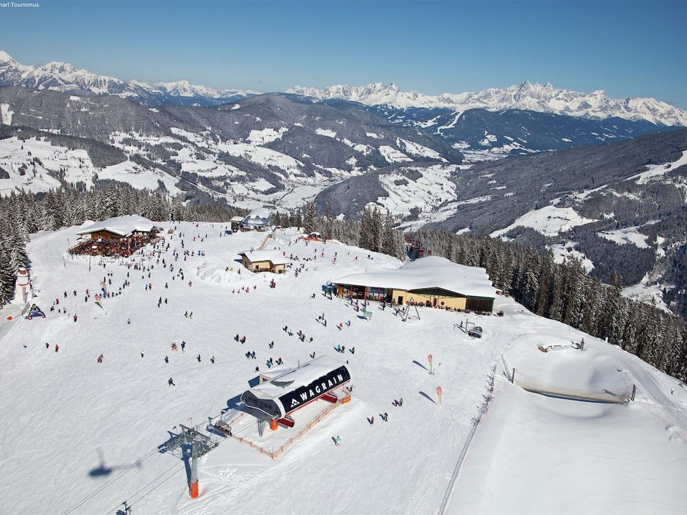 Spacious Apartment in Kleinarl near Ski Lift view 3