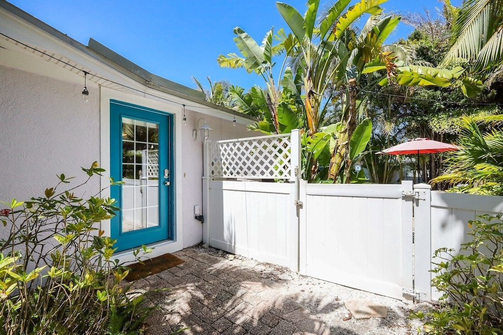 Paradise Palms 3 Bedroom Cottage