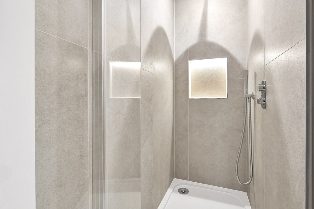 Belmore 1 & 2 Bedroom Luxury Apartment view 3