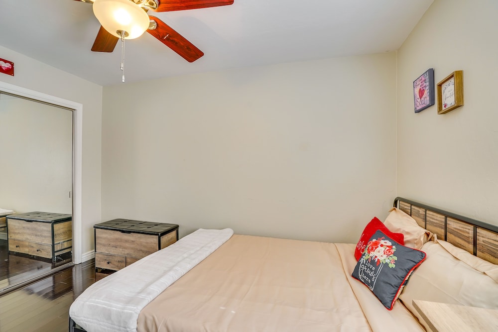 Cozy Tucson Getaway w/ Hot Tub: 4 Mi to Casino