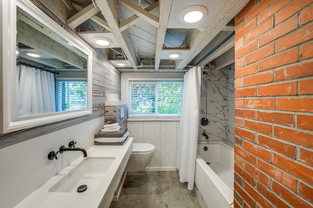 Camano Island Escape w/ Kayaks & Community Beach! view 5