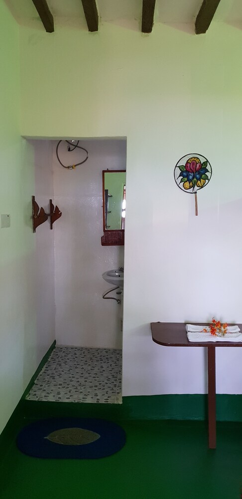 Ocean Breeze Lodge