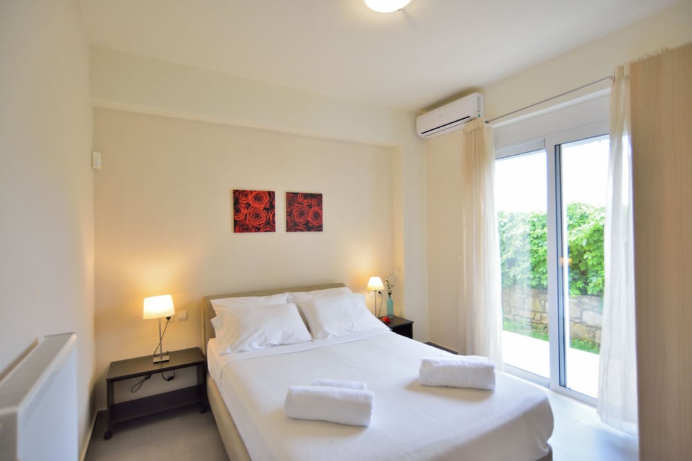 Nopigia Mare Villa view 4