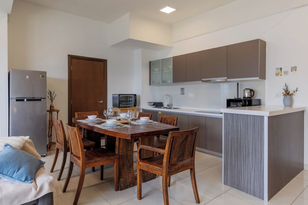 NaiBnB @ Regalia Residence