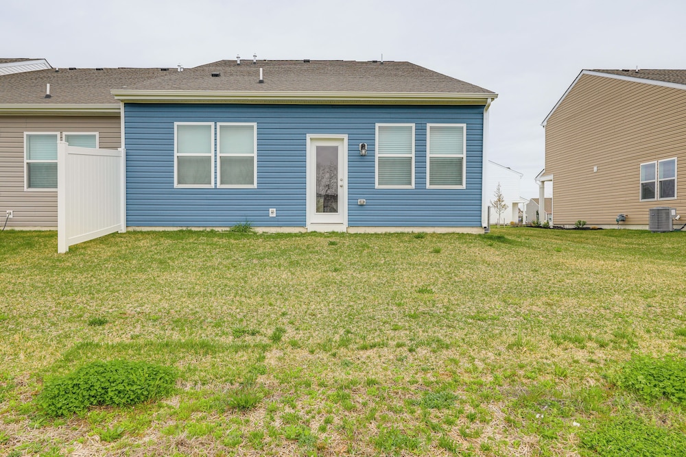 5 Mi to Bethany Beach: Townhome w/ Pool!