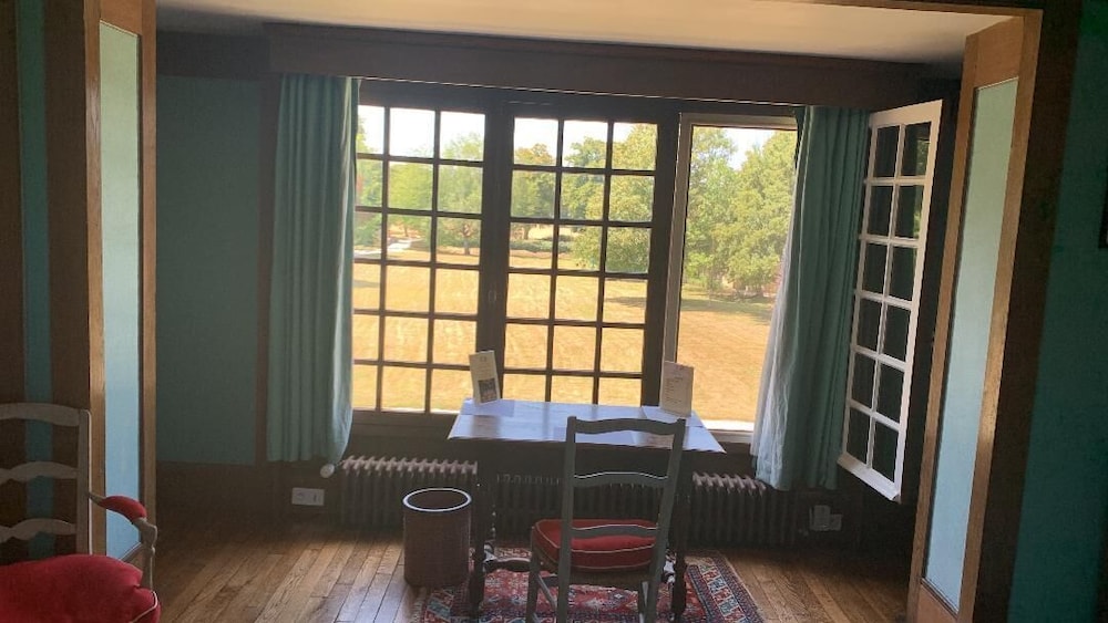 Chambres d'Hôtes Le Manoir de Beaumarchais view 5