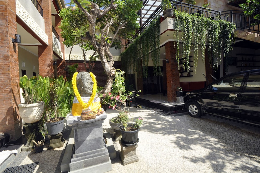 Kings House Kesari