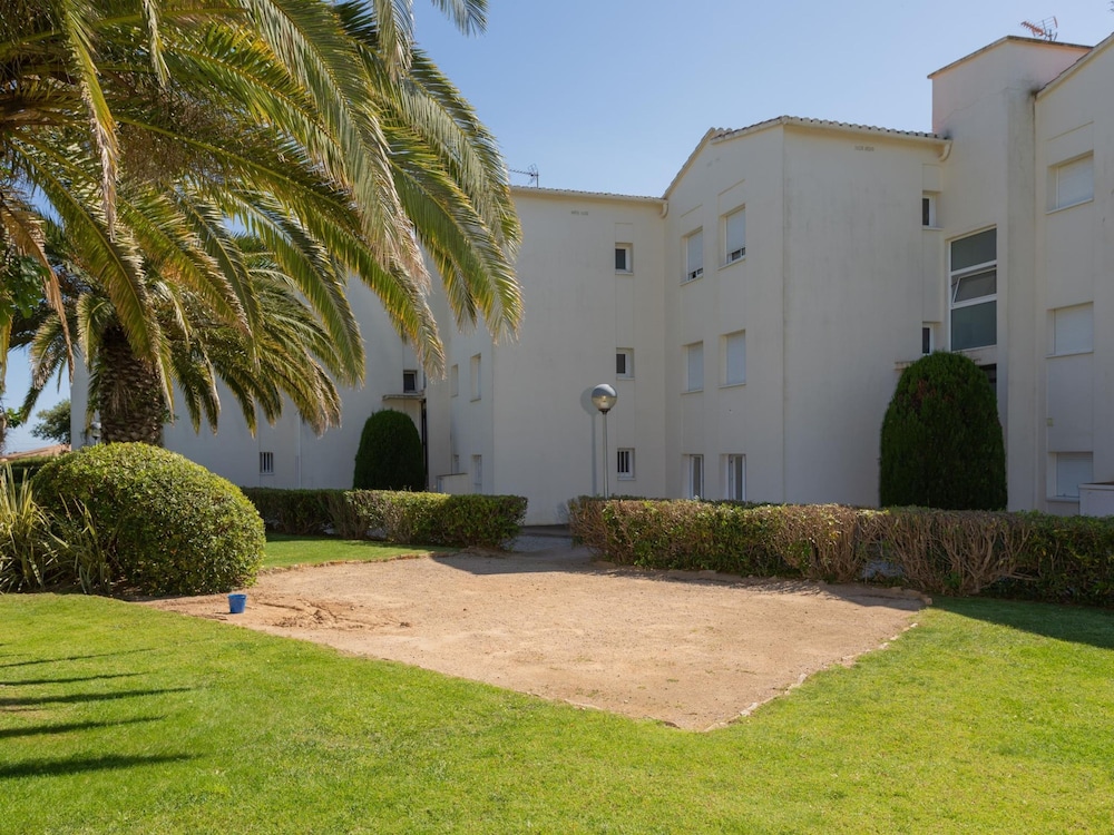 Apartament amb Piscina i Parquing Baixos amb Jard