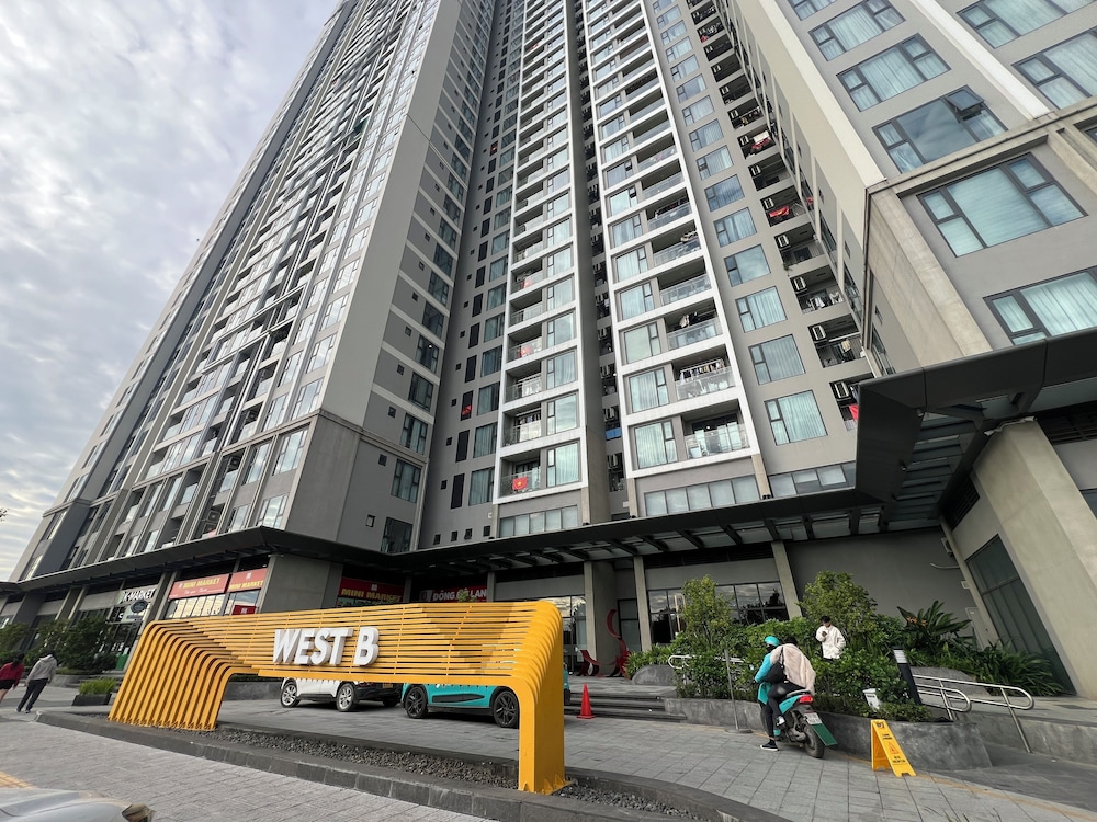 Luxhousing Masteri West Heights