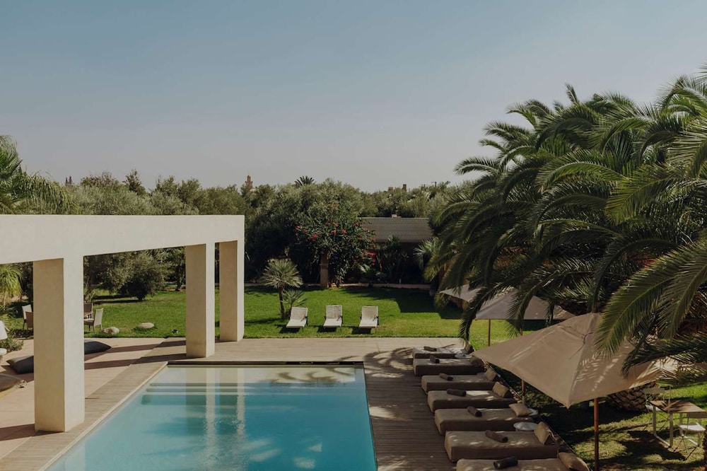 The Garden of Siredrah an Oasis With Pool and Hammam
