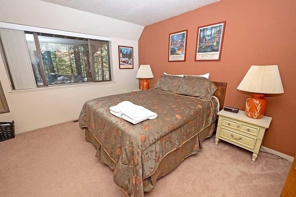 1240 Timber Lane 2 Bedroom Home by RedAwning