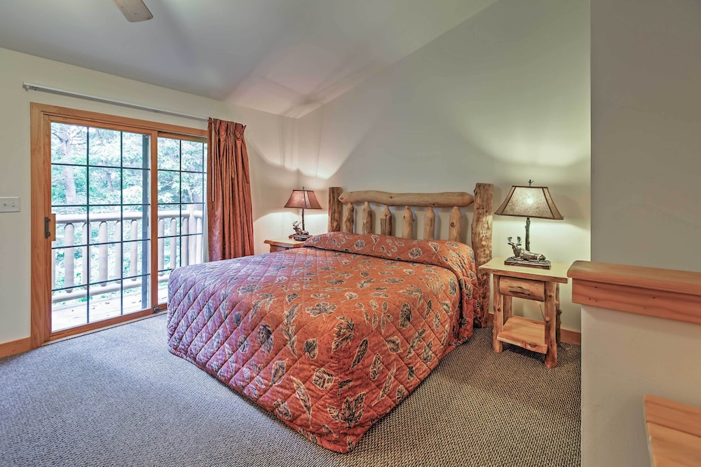 Cozy Townhome, Half Mi to Starved Rock State Park! view 5