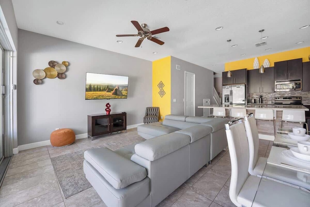 Comfortable Vacation Home up to 10 People