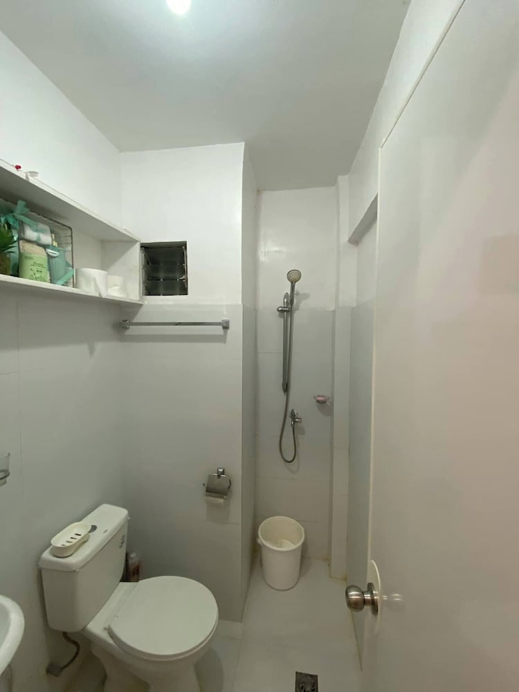 Budget Loft-type Condo in Uptown CDO