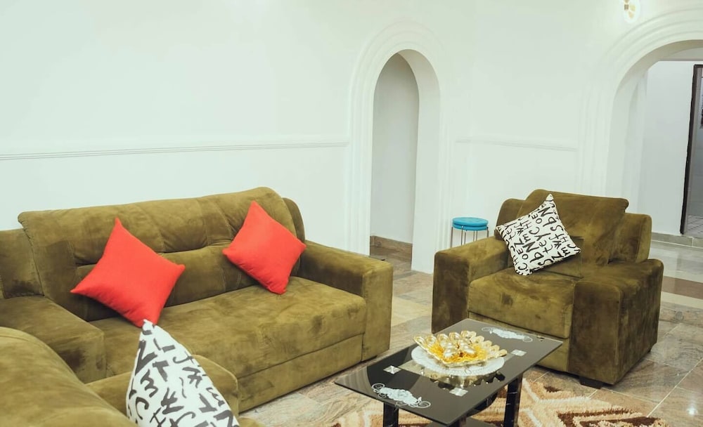 ROSSY'S APARTMENTS
