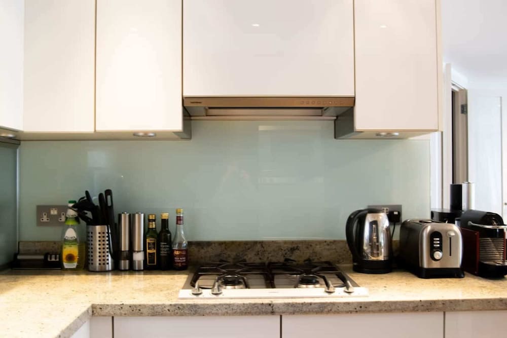 Modern 2 Bedroom With Balcony Near Oxford Street