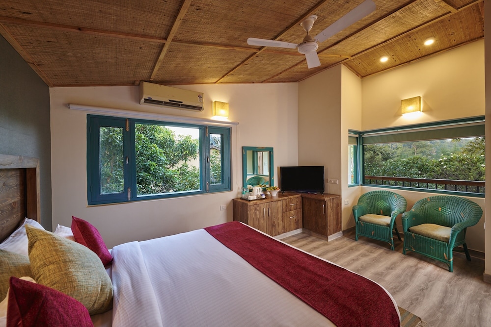 Aacorn Hideaway Resort & Spa