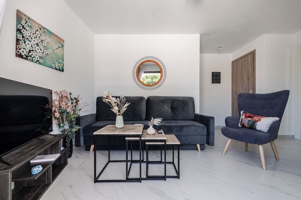 Phaedrus Living: Skiathos Luxury Residences Blu