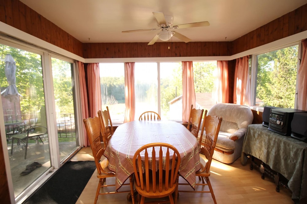 3 Bdrm Country Cottage - Main House - Rosewood Cottages