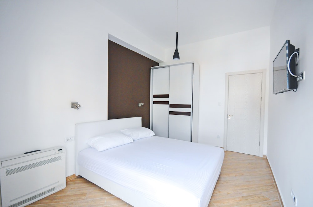Orange Lux Apartments view 2