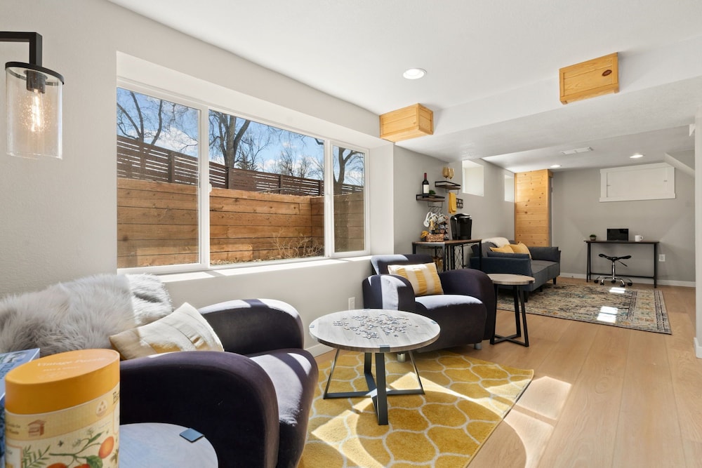 CSU Hideaway King Bd, Backyard Oasis, EV Charger