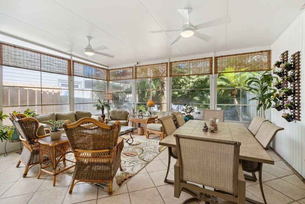 2754 1st Ave. A 2 Bedroom Duplex