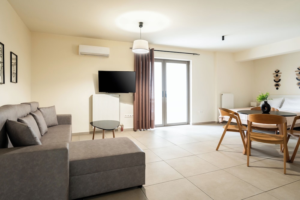 Elysee Apartments 9 B