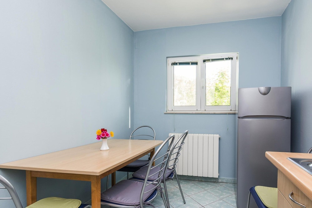 Apartment in Nin Near Beach & Pool