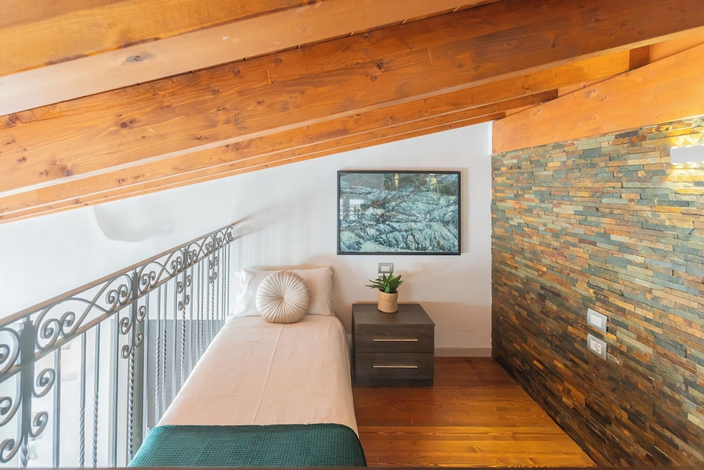 Domus in Como by Rent all Como