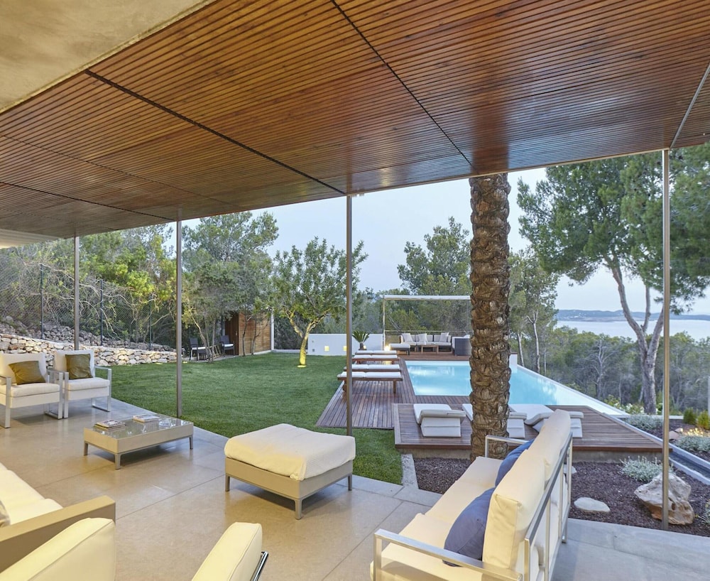 Luxury Villa With sea and Sunsets Views