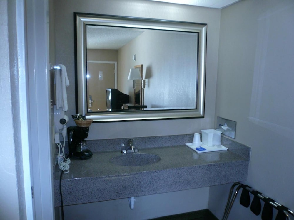 Executive Inn by OYO Kilgore North view 3