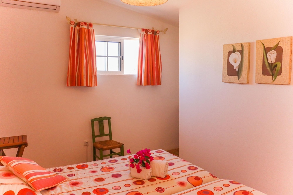 Idyllic Farm House With Huge Garden for 14pax