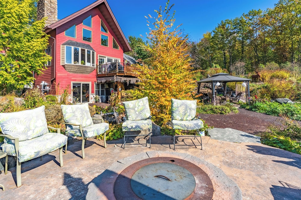Hot Tub & Private Sauna: Wausau Family Home