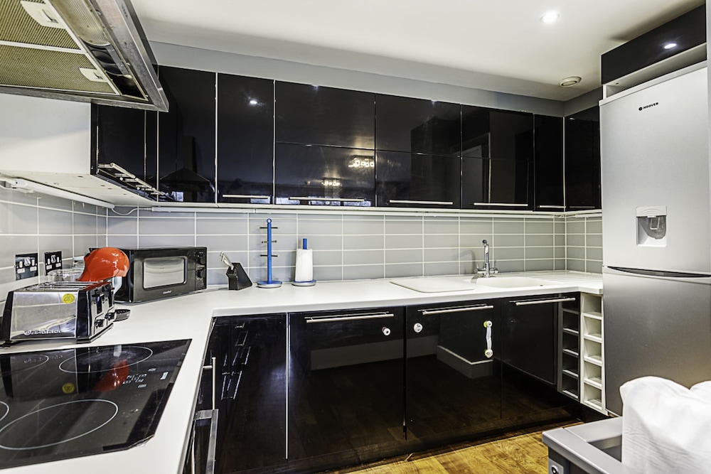 Modern 2-bed Flat, Bethnal Green
