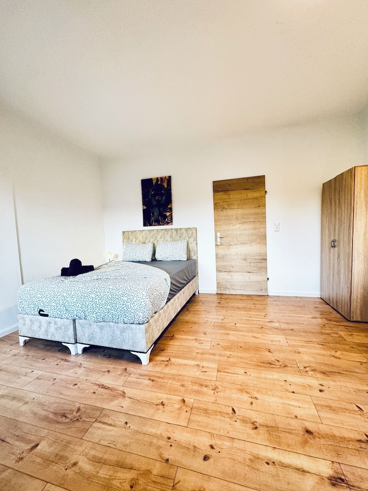 Spacious Budget Home Garden Stay
